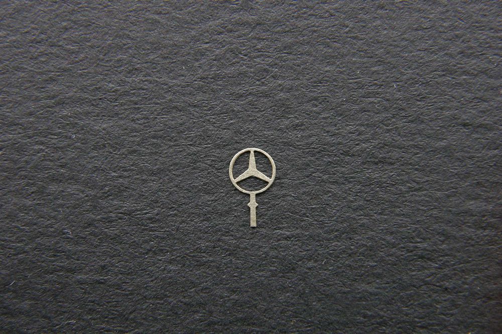 Mercedes-Benz Gwiazda znaczek emblemat gril Logo 4,1mm 1:18 AutoArt