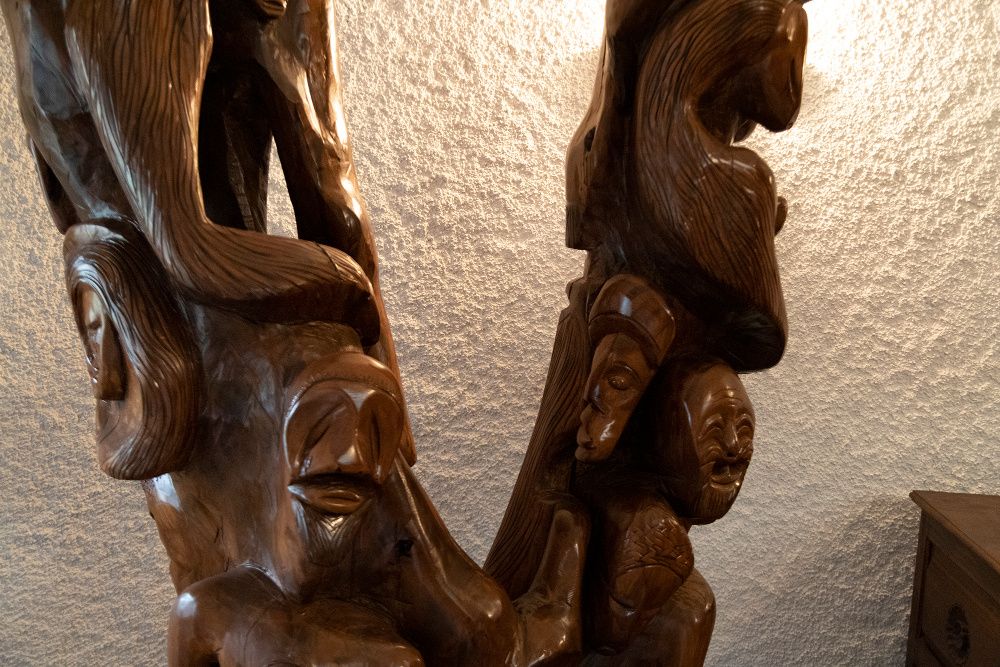 Escultura exclusiva mundial de grandes dimensões!