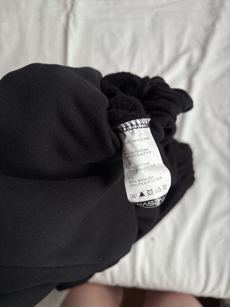 overisze szeroka bluza czarna wassyl s/m z kapturem i ściągaczami