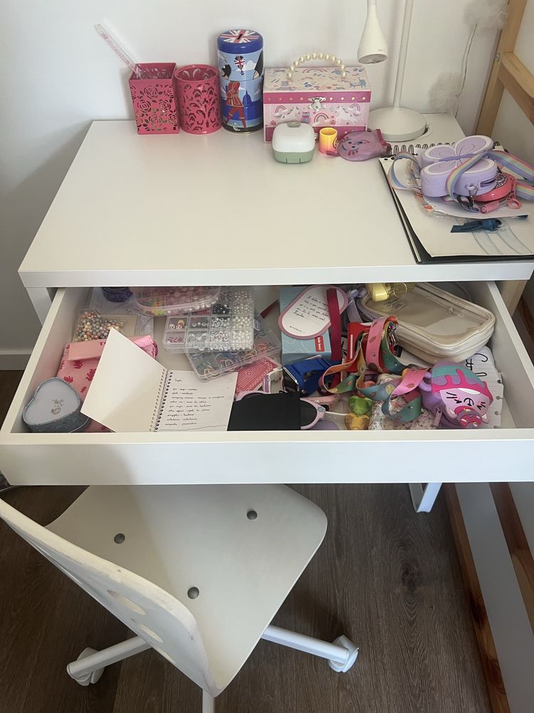 Secretaria e mesa de crianca (secretaria modelo Micke ikea)