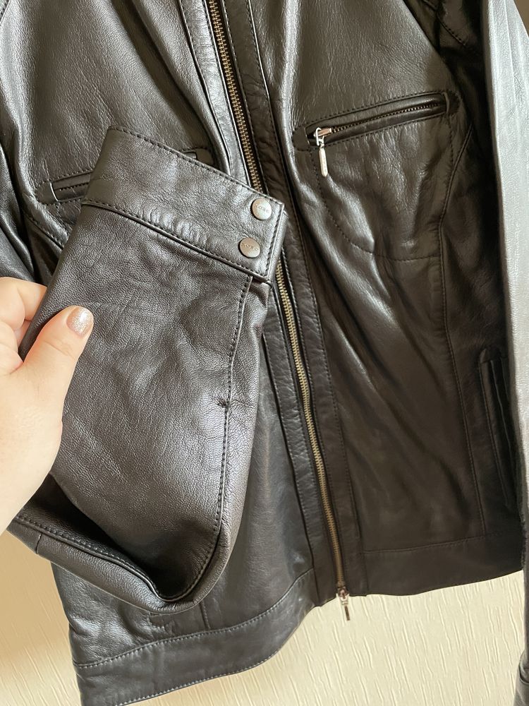 Кожаная куртка женская Geox размер USA 10