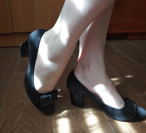 Чёрные туфли на каблуке