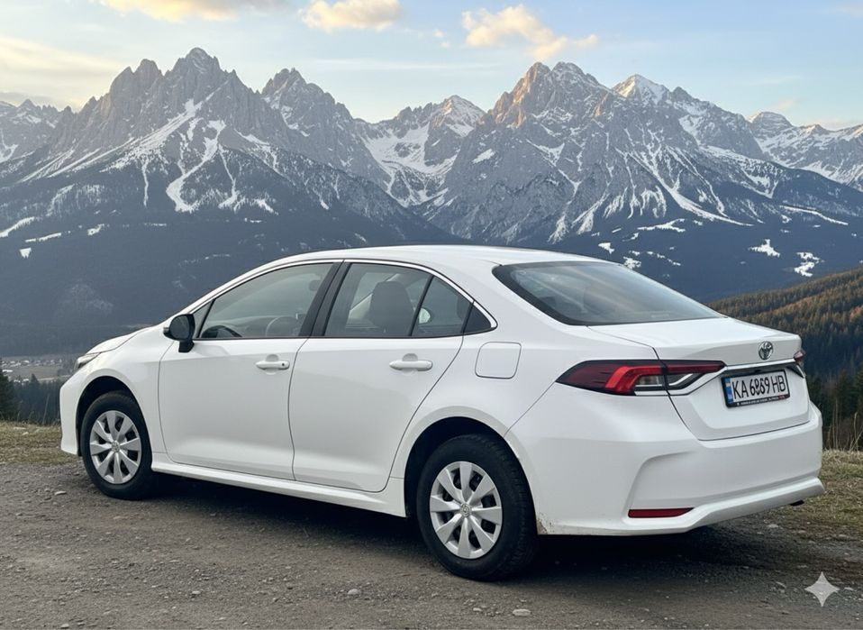 Продам COROLLA 2022