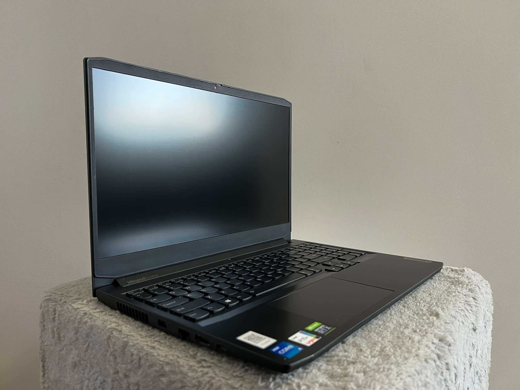 Laptop Lenovo Ideapad Gaming 3 15IHU16 i5/8GB DDR4/512GB/RTX3050Ti