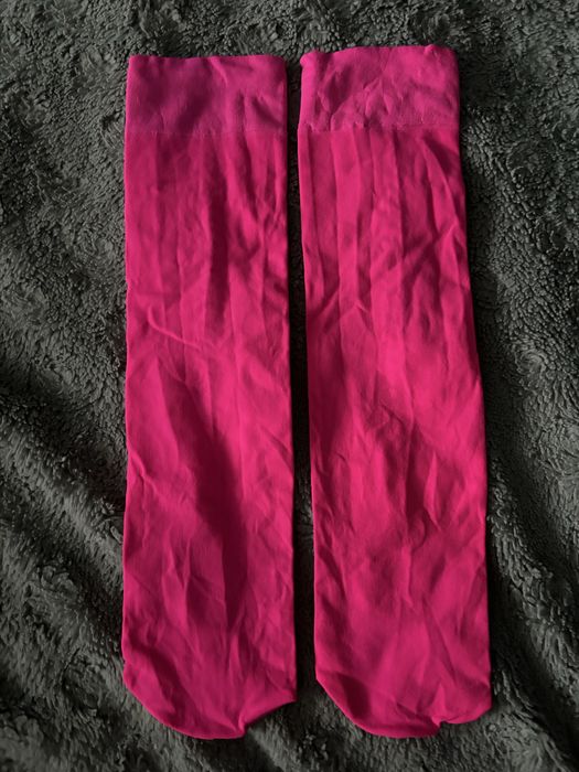 Neonowe podkolanówki