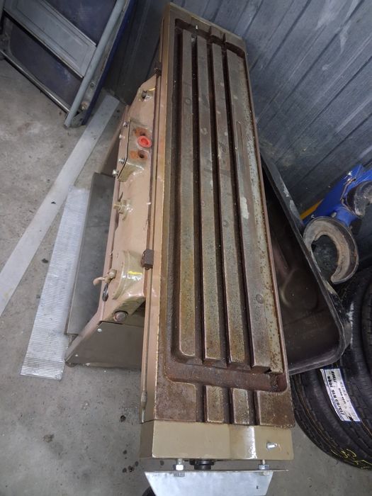 Stół frezerski teowy z napędem