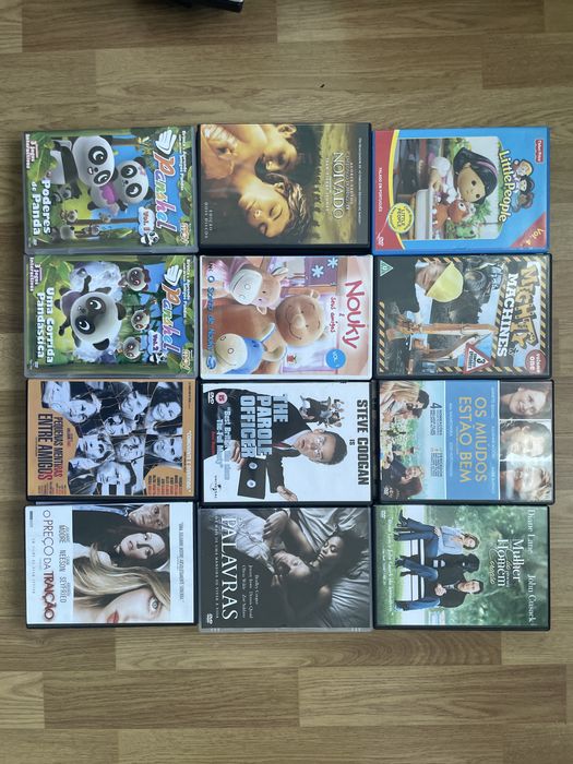 Lote de 91 DVDs e alguns celados
