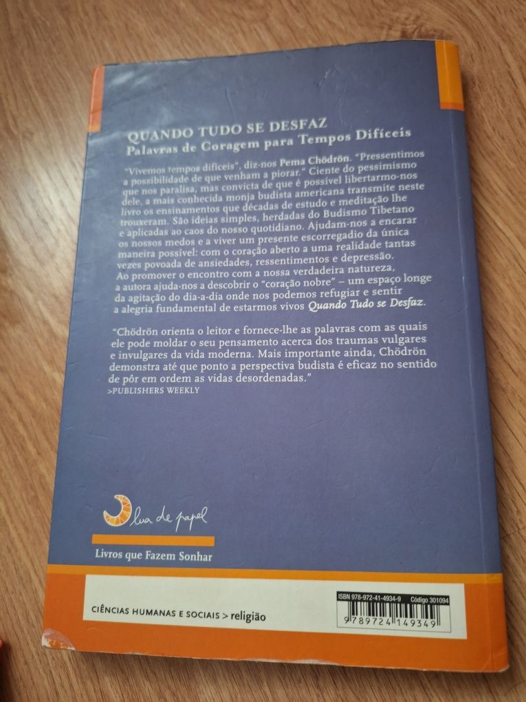 Livro "Quando tudo se desfaz"