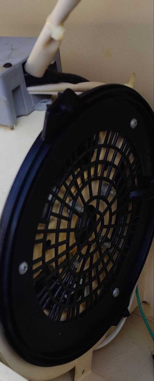 Продам справний мотор  ( витяжка Pyramida KH 60), 80W