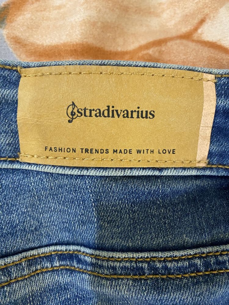 Жіночі джинси Stradivarius