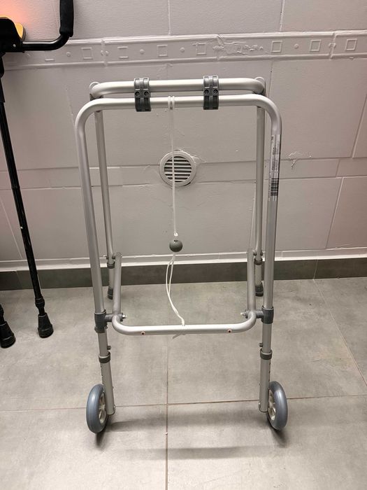 Balkonik, chodzik dla osoby niepełnosprawnej