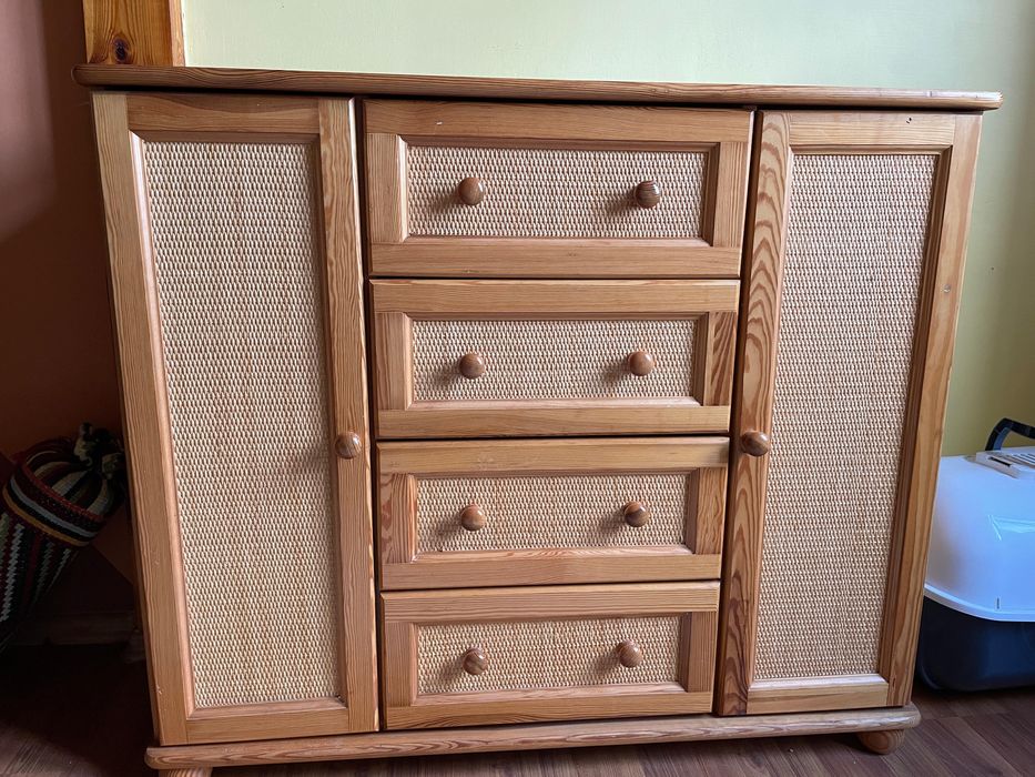 Komoda sosnowa ratanowa