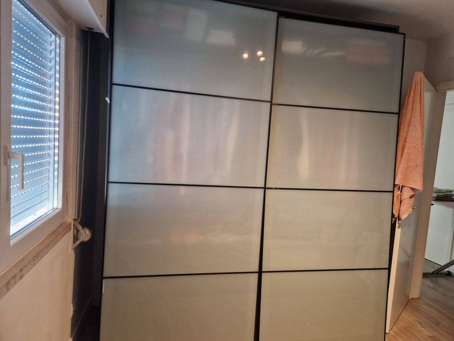 APENAS AS PORTAS Roupeiro PAX 200x236cm " bom estado"