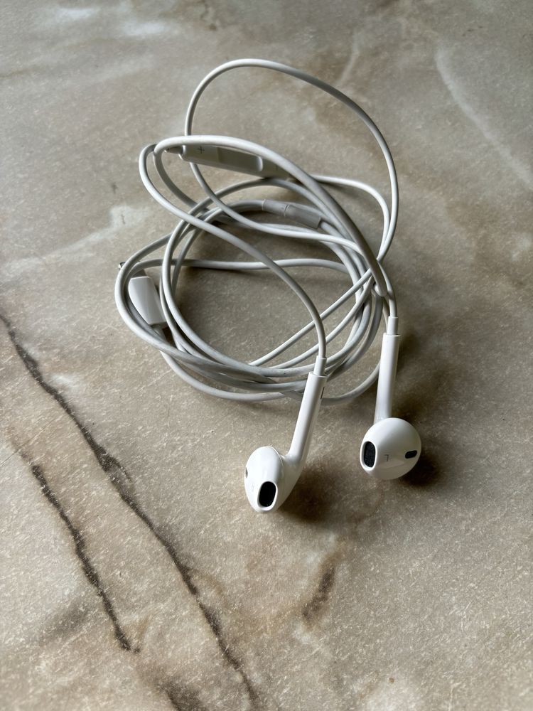 Навушники Apple iPod EarPods with Mic Lightning