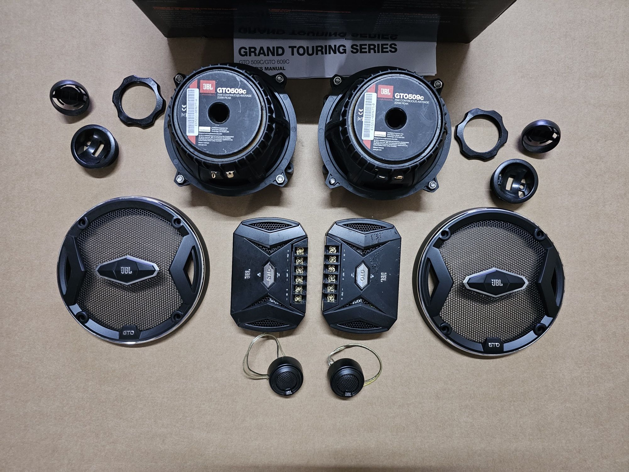Colunas/speakers JBL GTO 509C (woofers, crossover, tweeters)