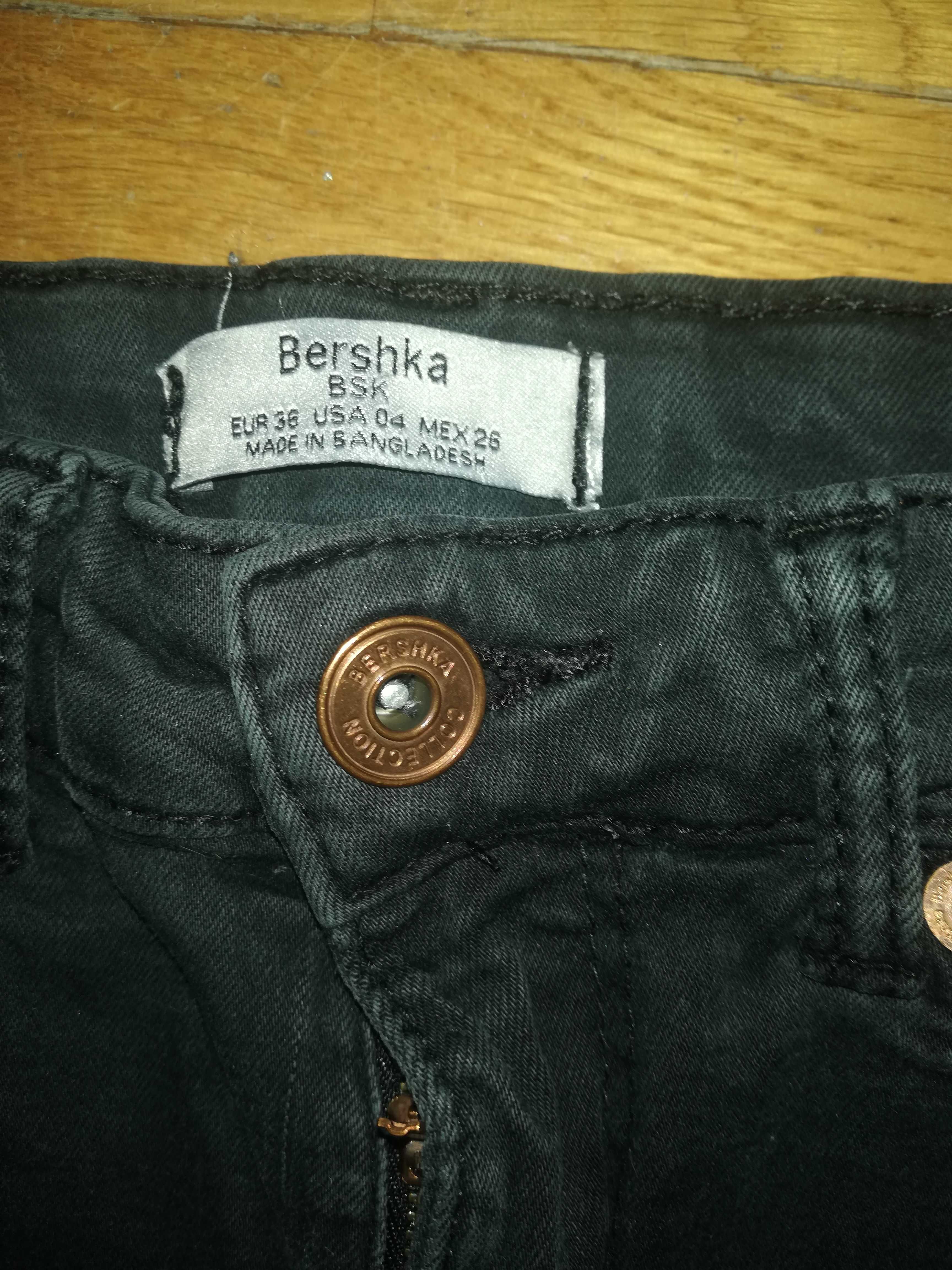 Spodnie rurki. Bershka. R. 36/34