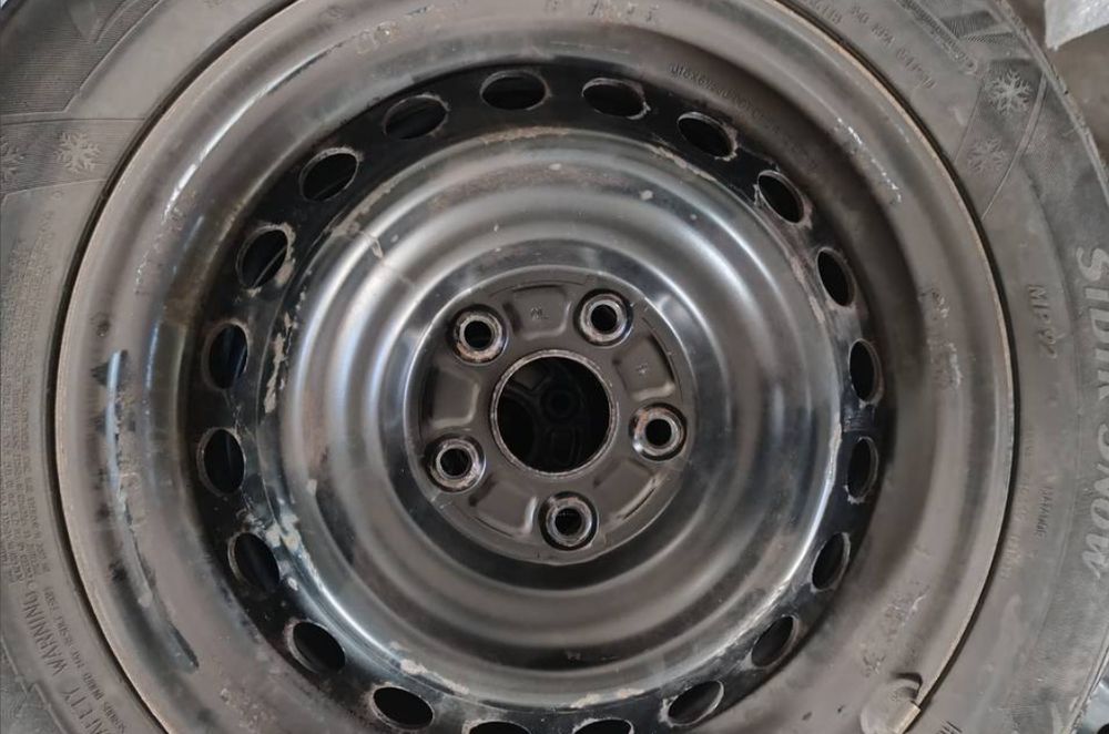 Koła 16" felgi stalowe toyota oryg z oponami zimowymi