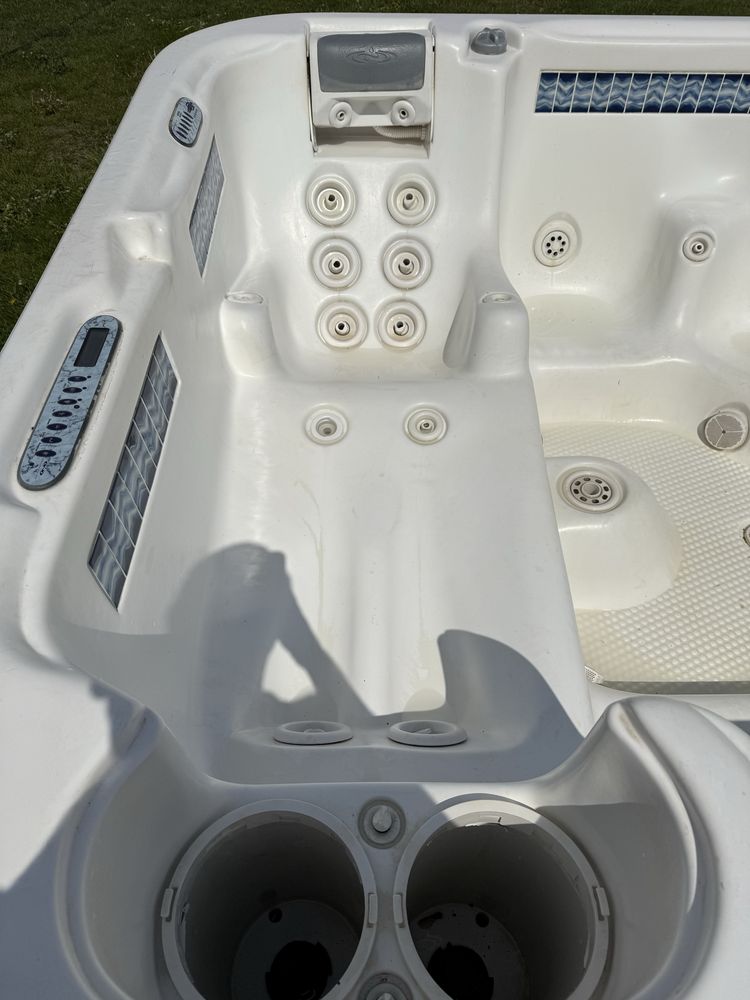 Jacuzzi Dimenaion one Saps Chairman Ultralife