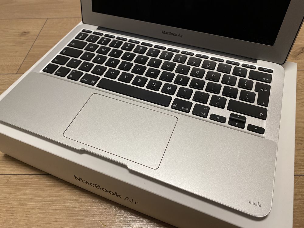 Idealny MacBook Air 11.6” 4/128 GB w PERFEKCYJNYM stanie!
