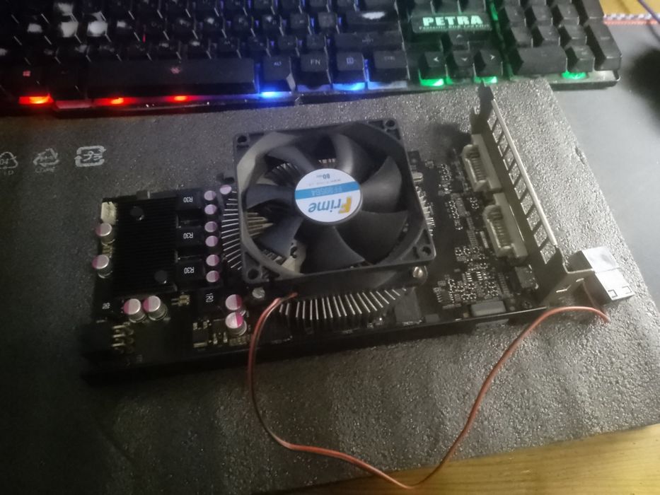 Продам видеокарту в отличном состояни. Торги