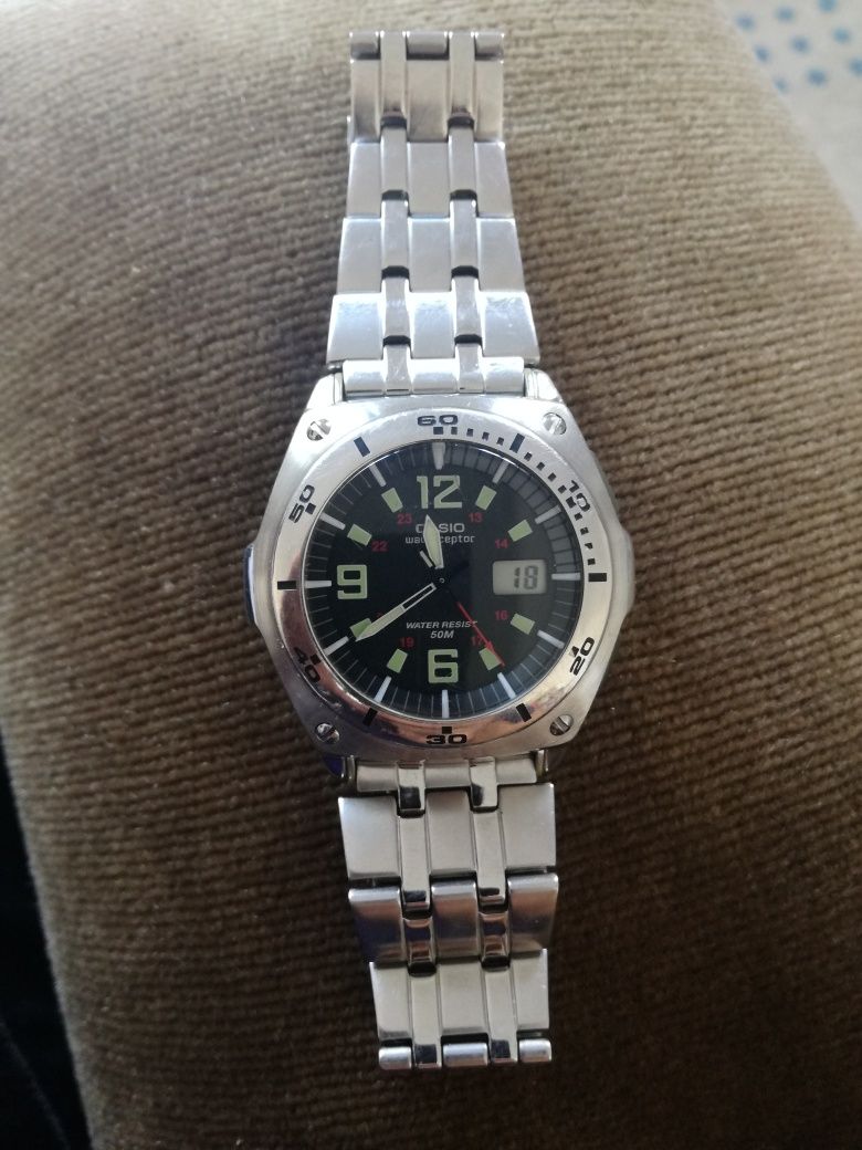 Vendo 2 relógios da marca Casio originais