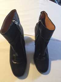 Botins pretos da Uterque