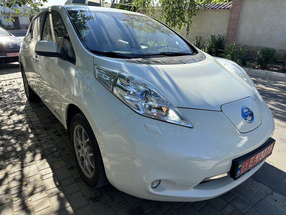 Продам Nissan Leaf
