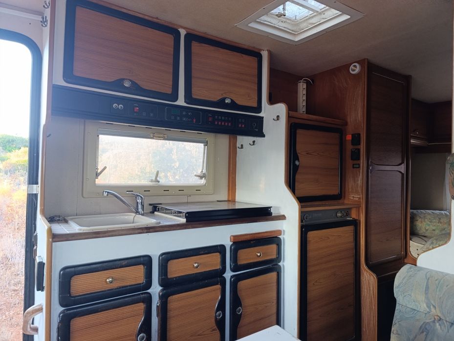 Autocaravana Peugeot j5