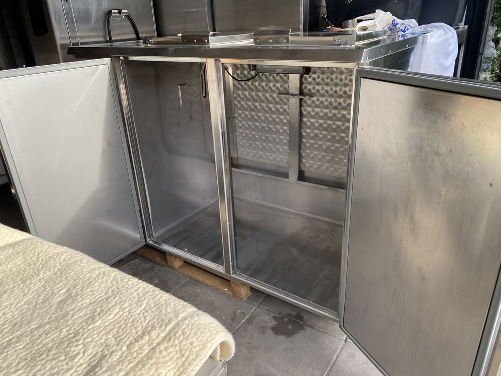 Zabudowa kosza na śmieci 2x240 L ze stali mierdzewnej