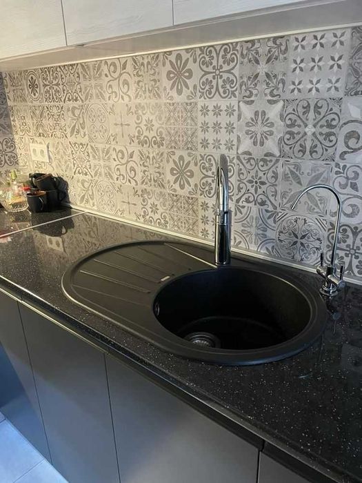 Сдается 3-х к. квартира студия с авторским ремонтом в р-не Металлургов