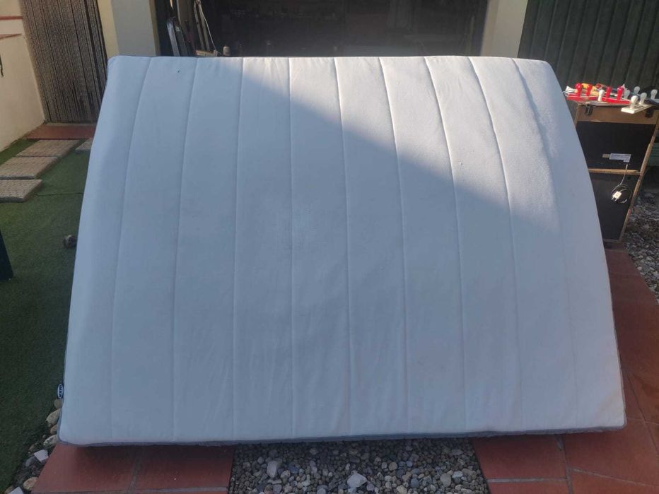 Cochão ikea 160x200cm