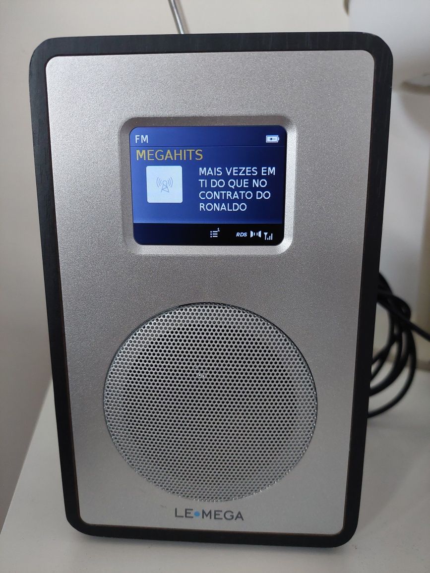 Rádio despertador Lemega com Bluetooth