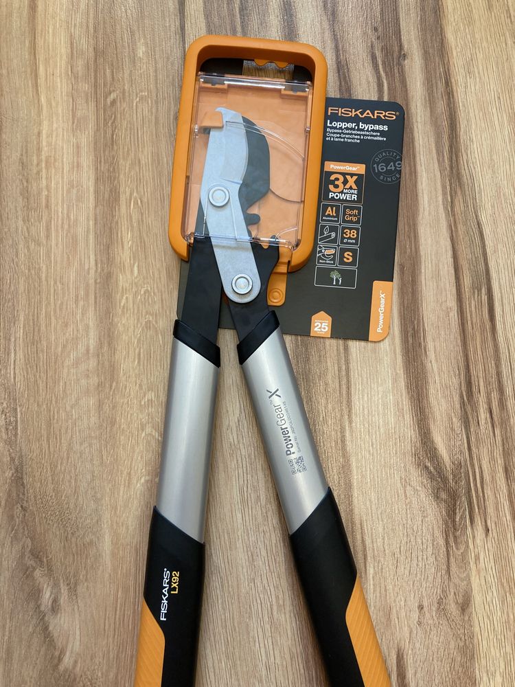 Сучкоріз Fiskars PowerGearX LX92/L78/LX99