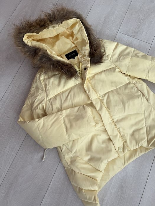 Зимова пухова куртка з натуральним хутром