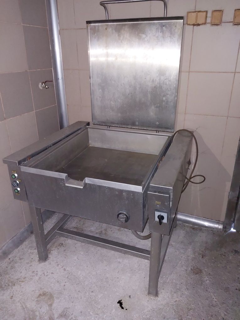 Patelnia elektryczna wolnostojąca