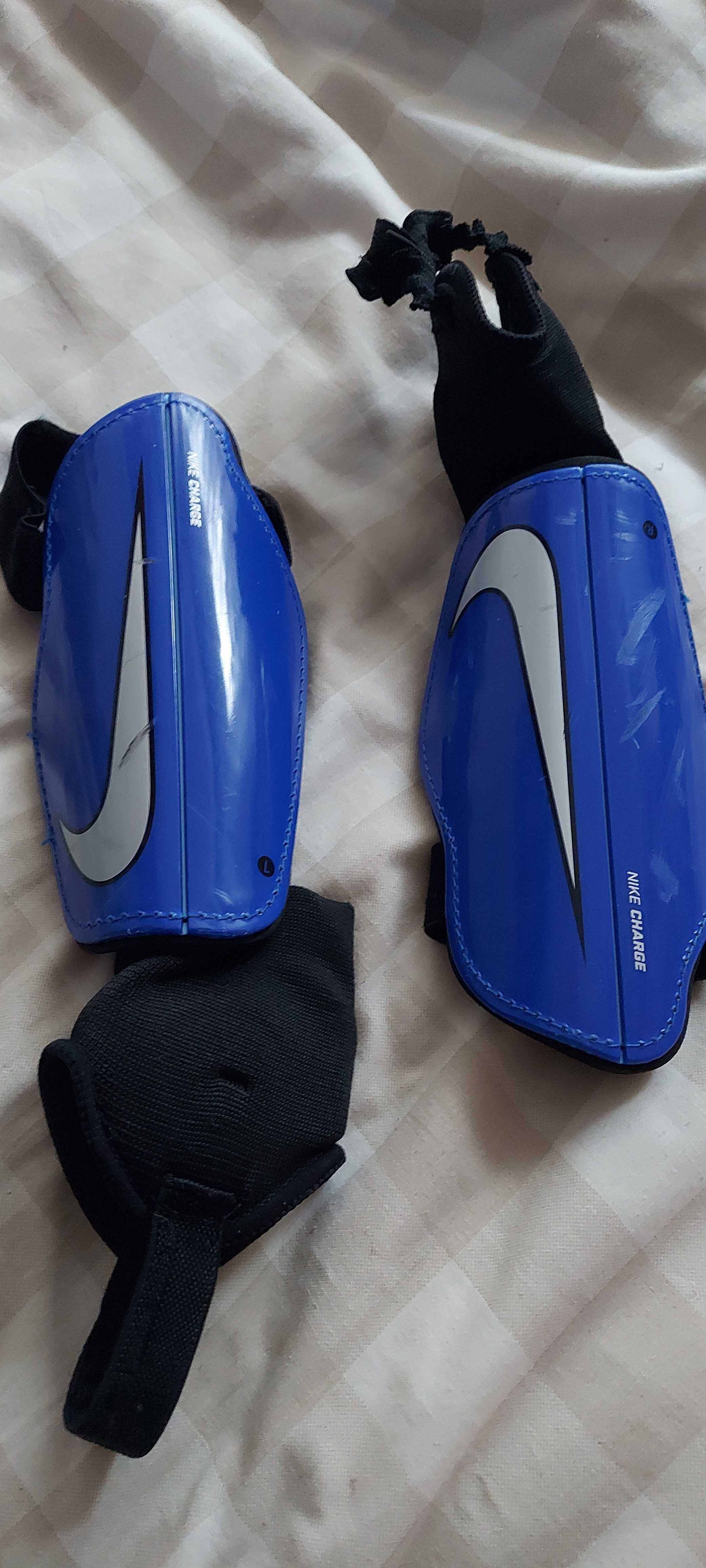 Ochraniacze nagolenniki dziecięce Nike