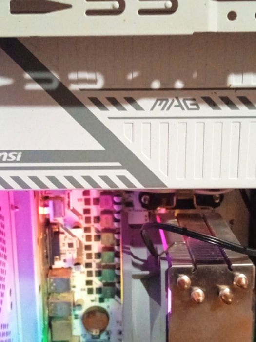 Продам свій пк ! Збырав рік тому.