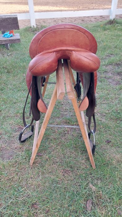 Siodło 17,5 brązowe kompletne