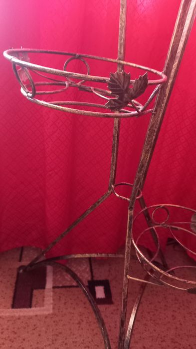 Подставка для цветов.