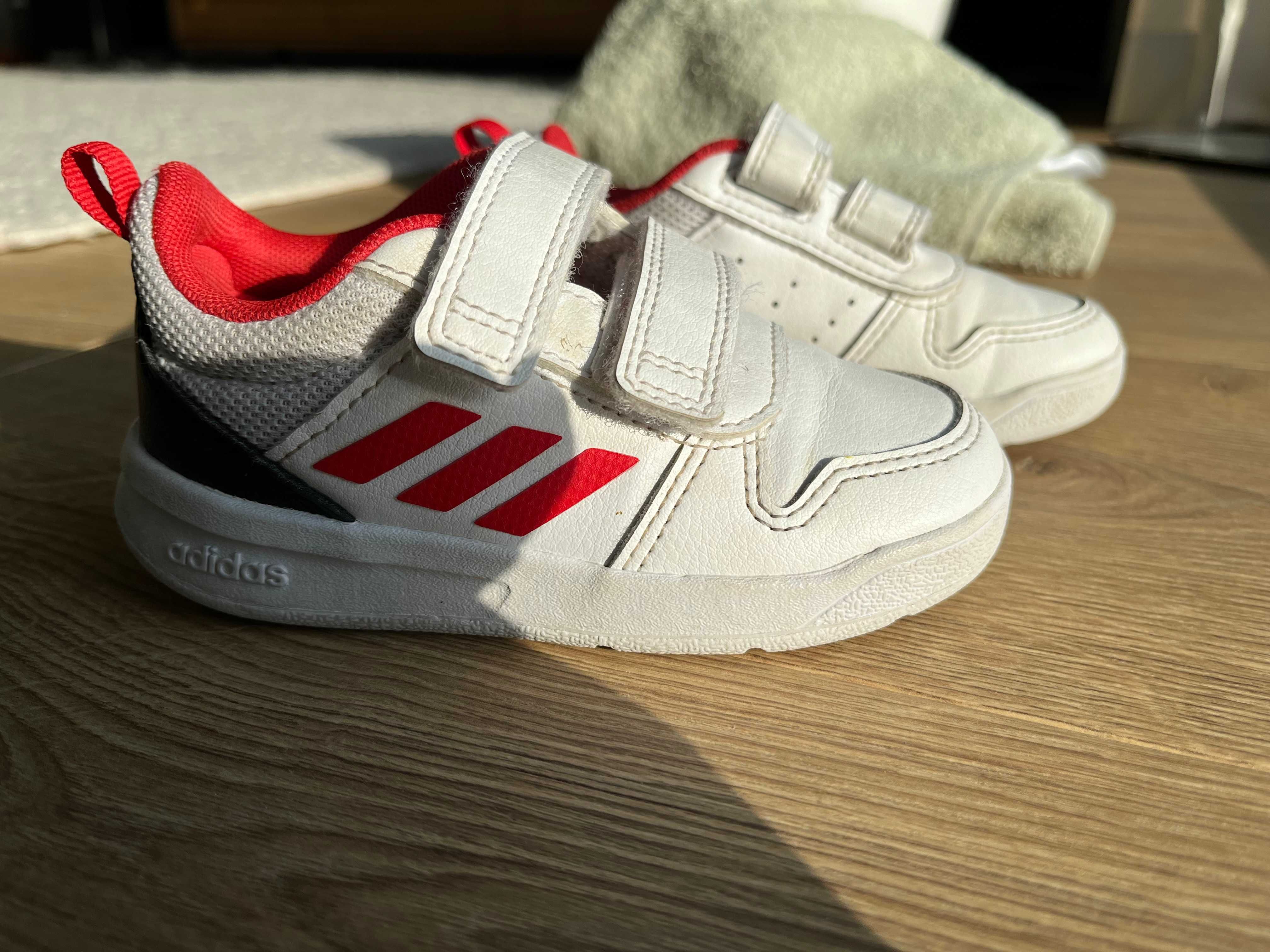 Buty adidas dziecięce 23