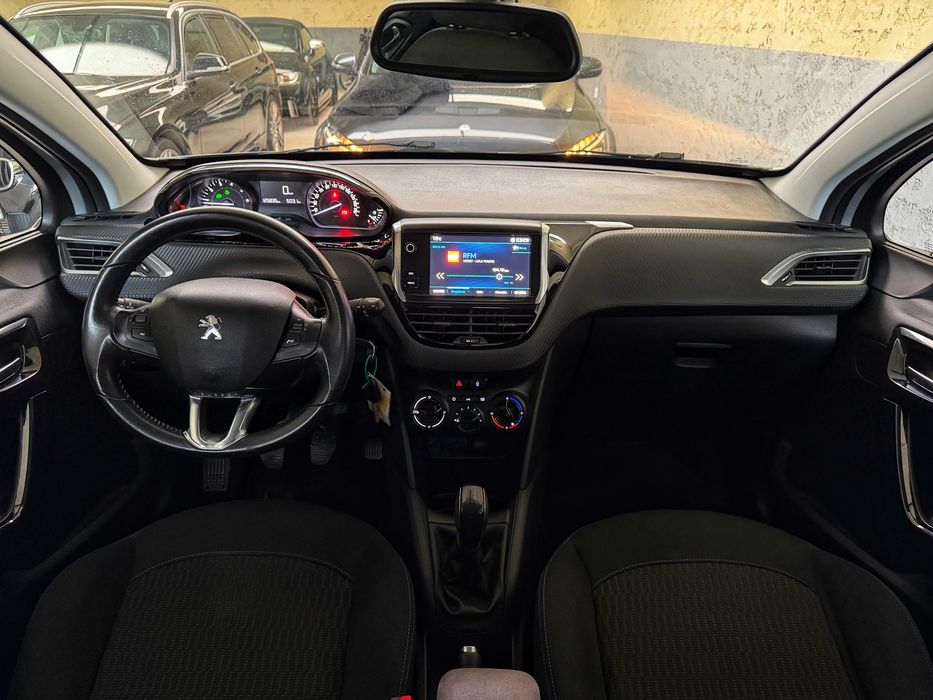 Peugeot 208 1.2 VTI Style - Desde 130€ Mês