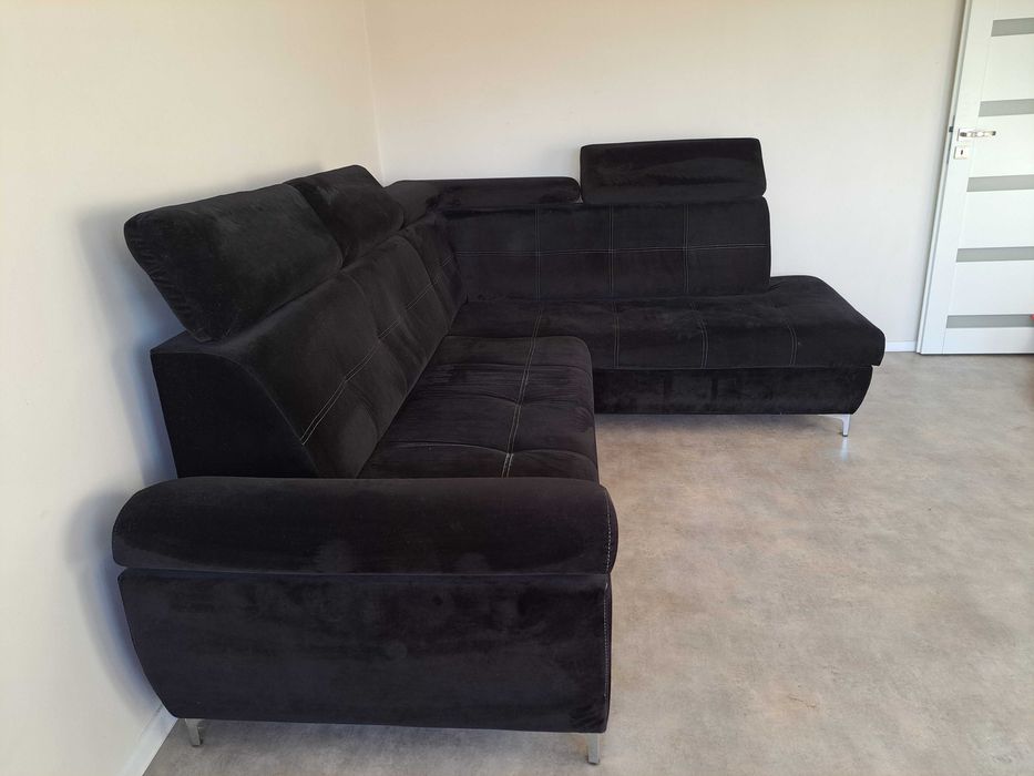 Czarny narożnik z funkcją spania