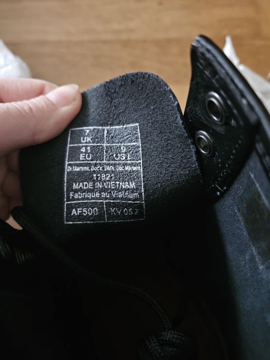 Dr. Martens 1460 damskie glany w rozmiarze 41 nowe