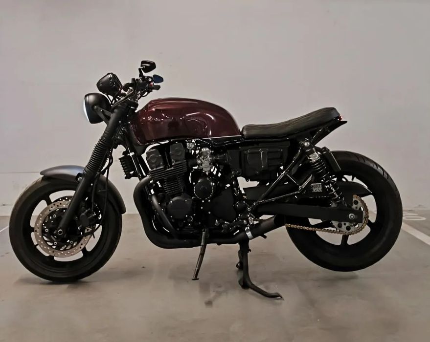 Honda CB Honda CB750 naked/cafe racer/ rok 1999