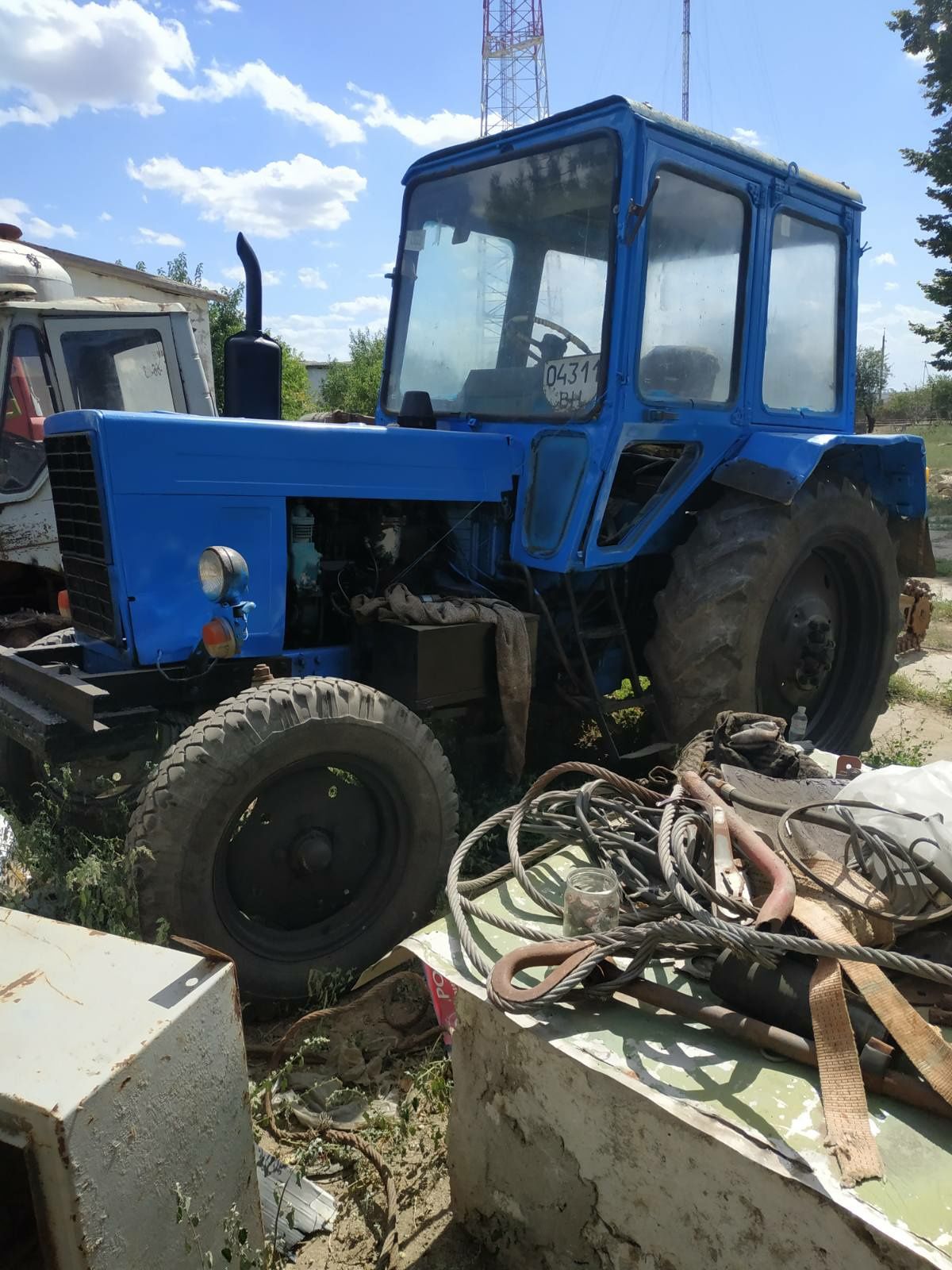 Продам  трактор МТЗ 80 с барой