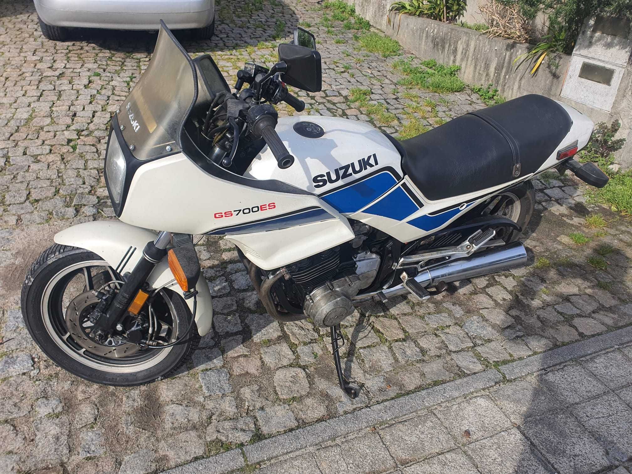 Suzuki GS 700 ES