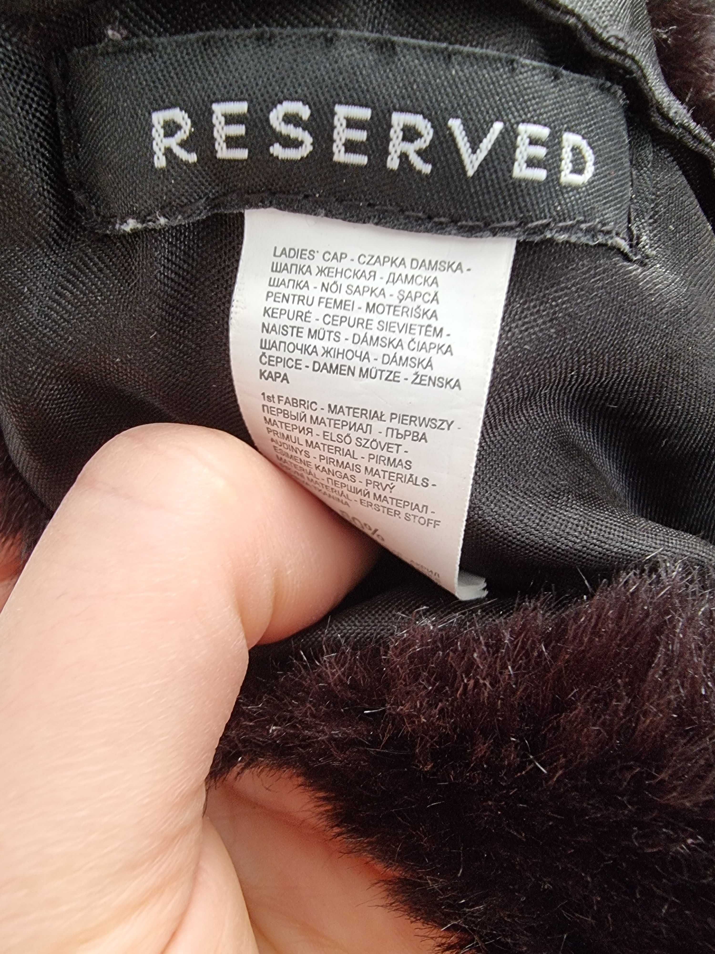Czapka damska toczek kozuszek czarna reserved