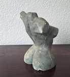 Estatueta de Nu em pedra sabão,  16 cm