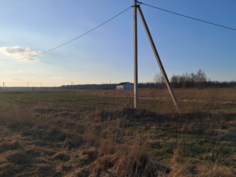 Продаж ділянки під забудову в Містках