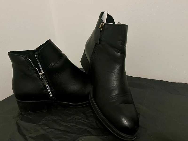 Bota em pele com tacão de 30mm